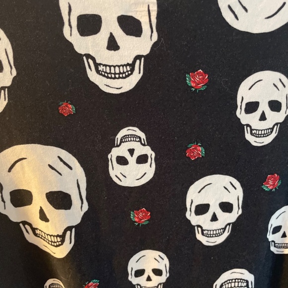 Halloween skull scoop neck top - Picture 3 of 3